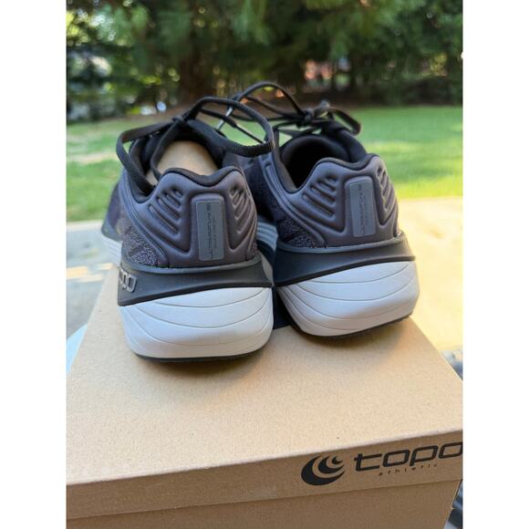 Topo Athletic Ultrafly 5 Men’s 7 Wide Running Shoes Black NWT